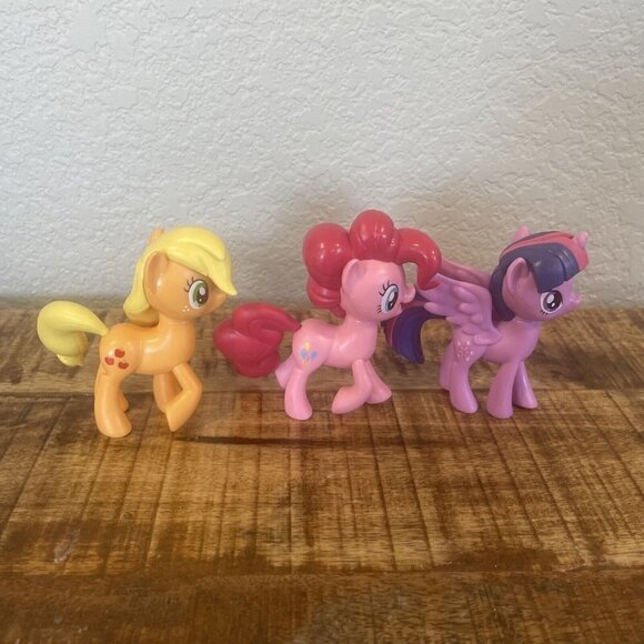 My Little Pony Lot Of 5 Vinyl Figures Horses Plastic SA Rainbow Apple Pinkie 3” - Picture 4 of 10